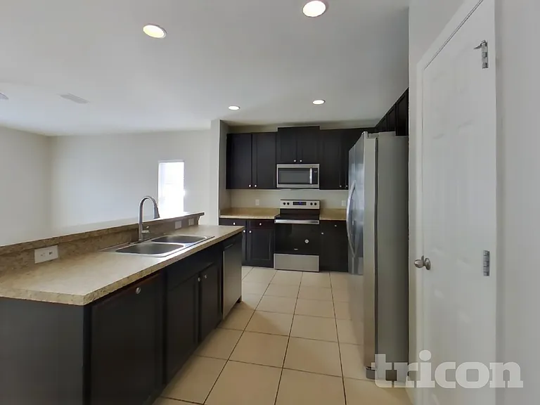 2800 Glendive Dr — Photo 4