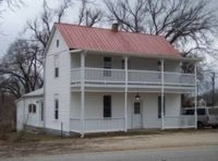 318 Walnut St, Bourbon, MO 65441