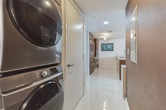 475 Brickell Ave #512 — Photo 25