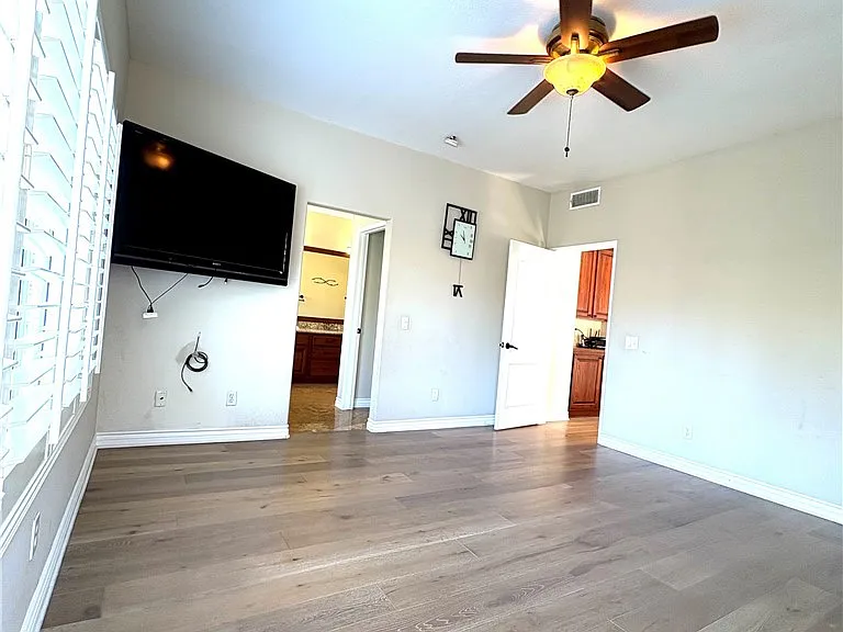 130 Melrose Dr — Photo 15