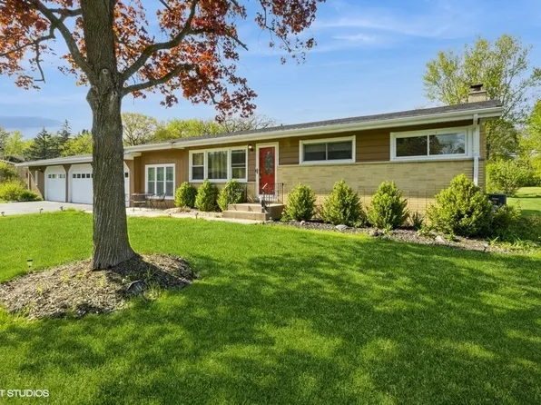 22374 W Sturm St, Lake Zurich, IL 60047