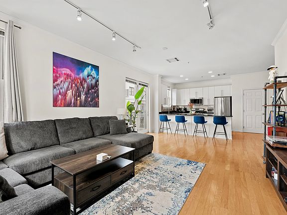 5th image of 1200 Grand St APT 432