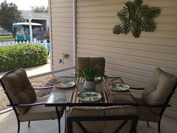 Screened lanai