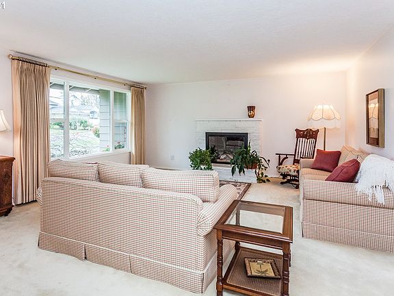 4th image of 5129 SE La Mesa Way