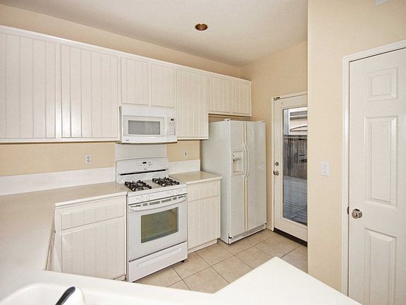 3rd image of 45 Bluff Cove Dr