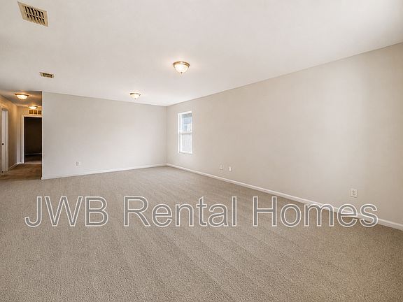 3rd image of 2923 W 3rd St
