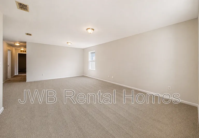 2923 W 3rd St — Photo 3