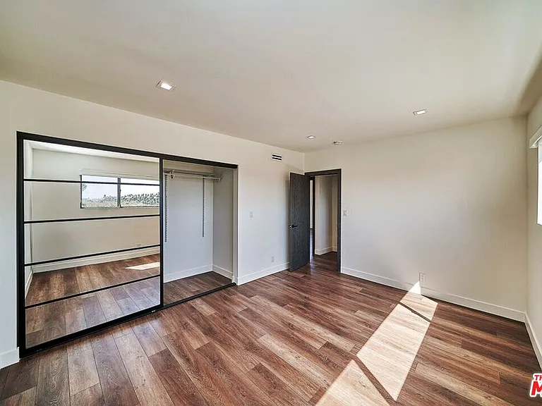 145 S Maple Dr #401 — Photo 26