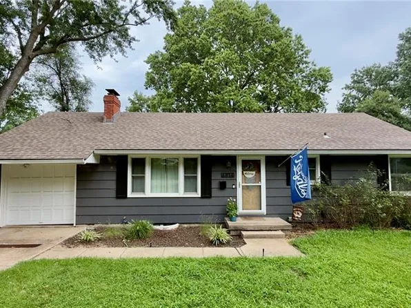 6814 W 73rd St, Overland Park, KS 66204
