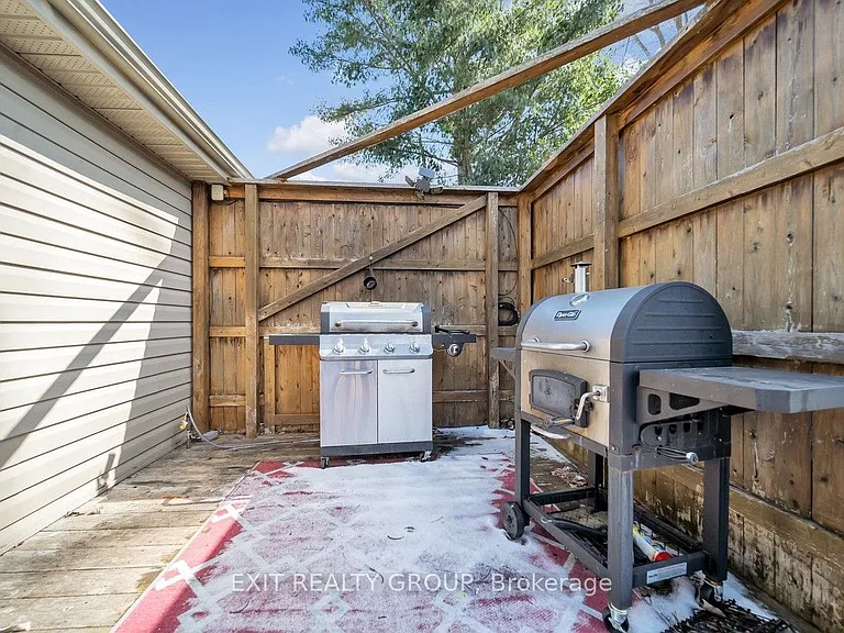 1531 Foxboro Stirling Rd — Photo 44