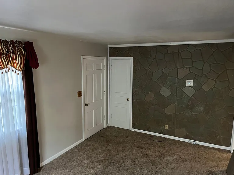 920 Marilyn Rd — Photo 10