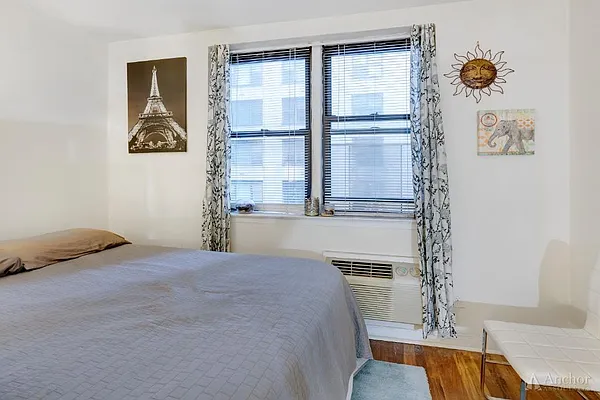 Rented by Anchor Associates | media 22