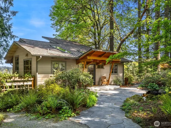 5648 Rose Loop NE, Bainbridge Island, WA 98110