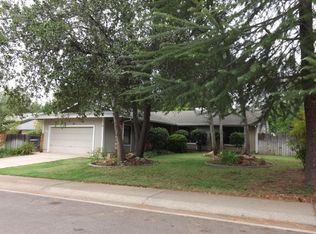 860 Oakmont Dr, Redding, CA 96003
