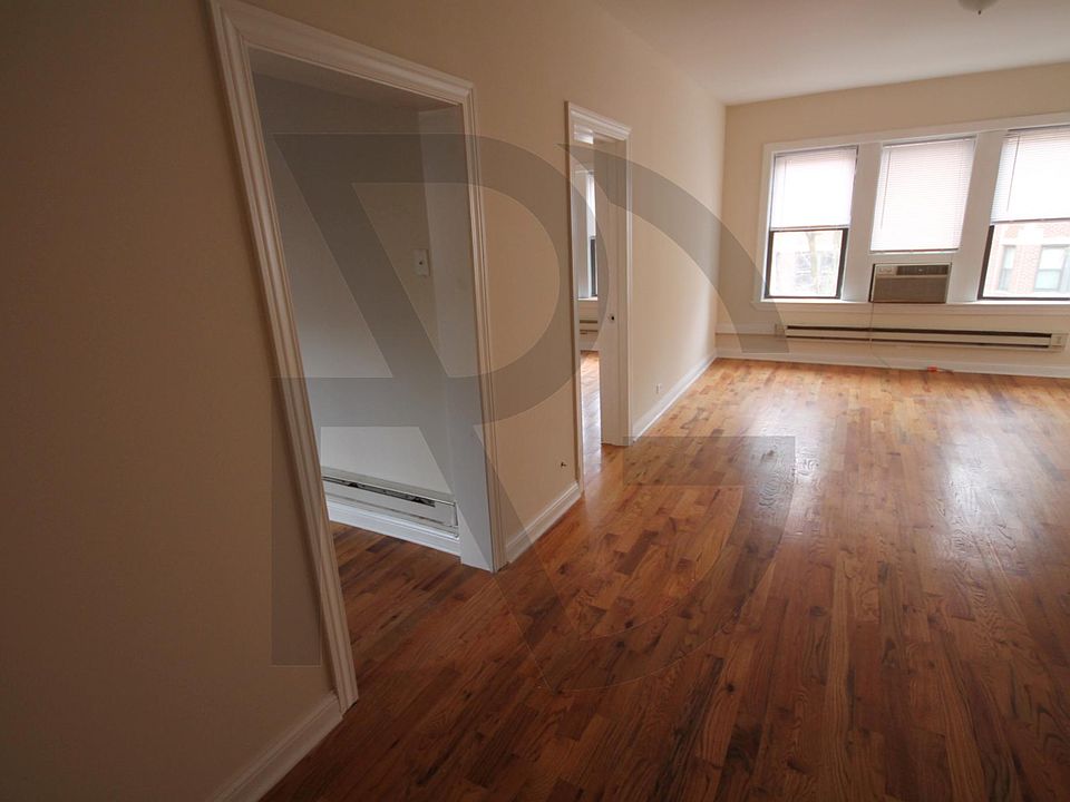 1st image of 3720 N Pine Grove Ave #3728E2