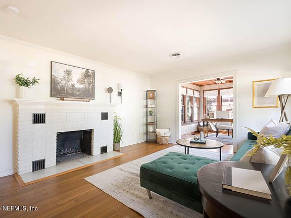 5th image of 1374 AZALEA Drive