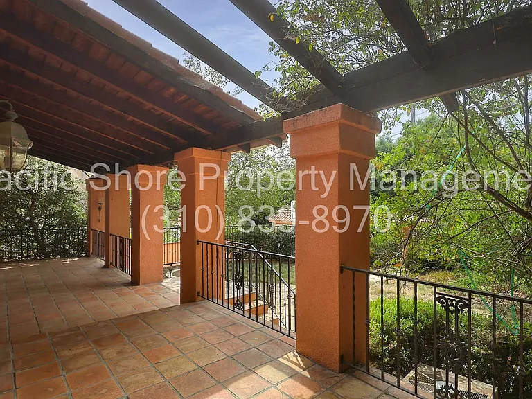 1229 Geneva St — Photo 31