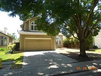 1st image of 220 Camelot Dr