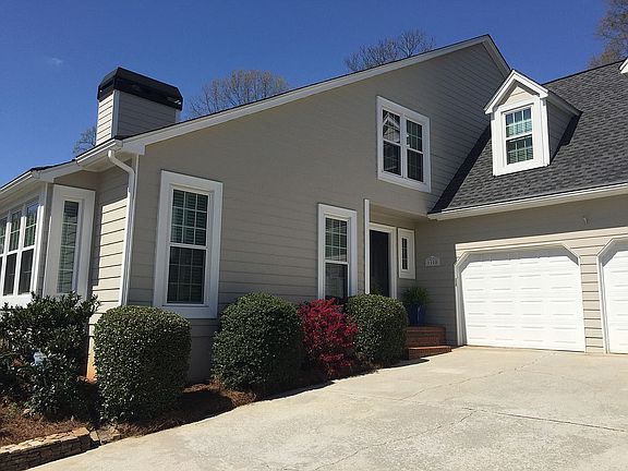 2 car spacious garage too