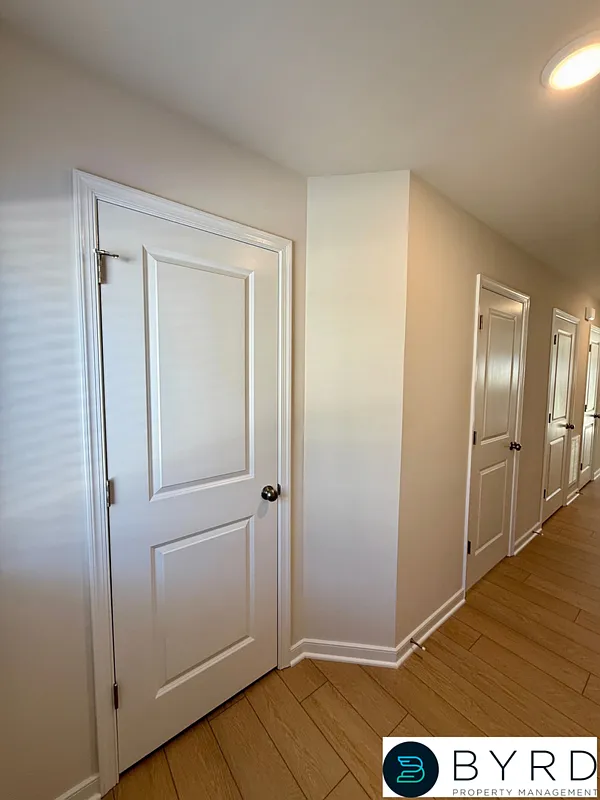 3 bed, 2.5 bath, 1525 sqft, $2,250 — Photo 4