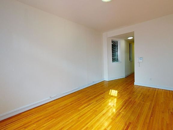 3rd image of 365 W 52nd St #1G1