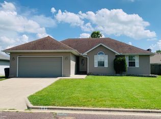 203 Prairie Ln, Monett, MO 65708