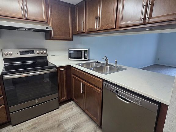 5th image of 5001 Bordeaux Village Pl Unit 201