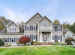 67 Sky Top Ln, Dunstable, MA 01827