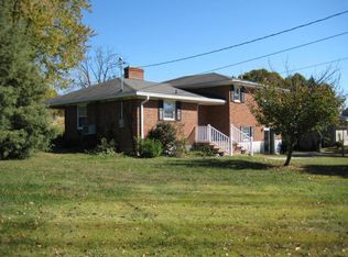 8419 Belle Haven Rd, Roanoke, VA 24019