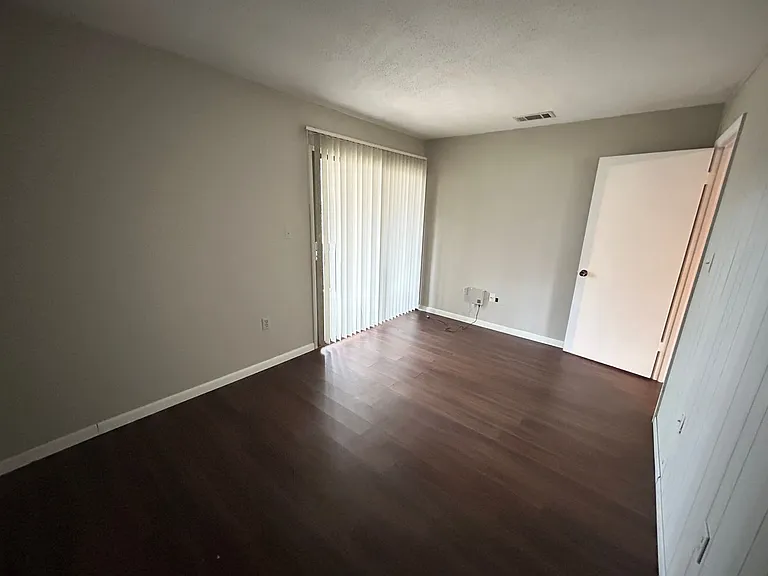 2811 SW Archer Rd #C18 — Photo 19