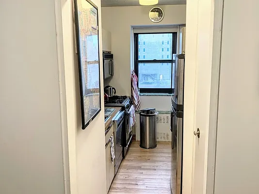 Rented by PocketBroker Inc | media 22