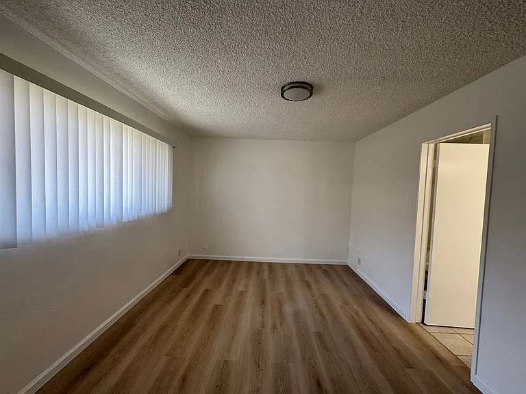 3920-3932 Christmas Tree Ln #4600-4622 — Photo 11