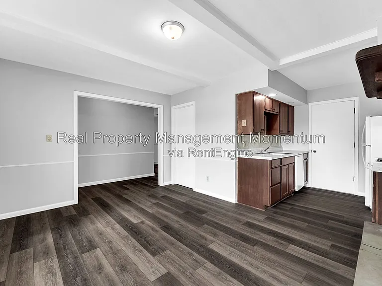2105 S Barcliff Ave — Photo 8