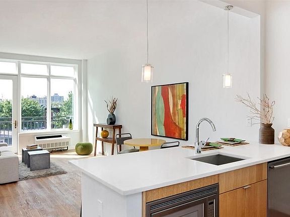 5th image of 182 15th St APT 1H