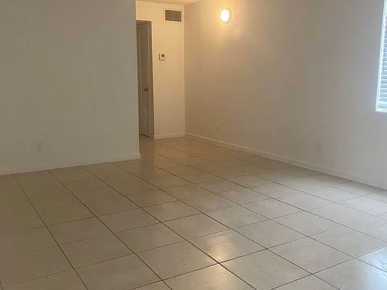 515 S Sequoia Dr #111 — Photo 5