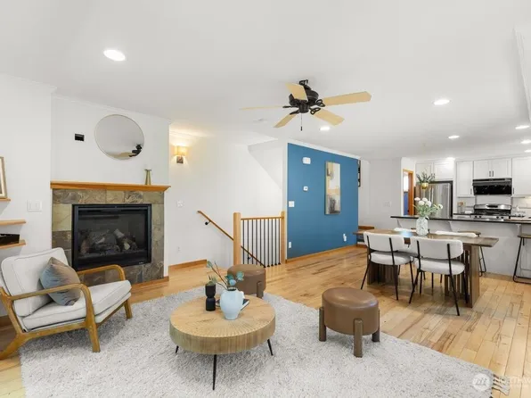 806 N 49th Street, Seattle, WA 98103
