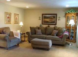 1049 Hedy Lynn Dr, North Huntingdon, PA 15642