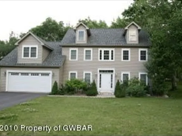 120 Lakeview Dr, Mountain Top, PA 18707