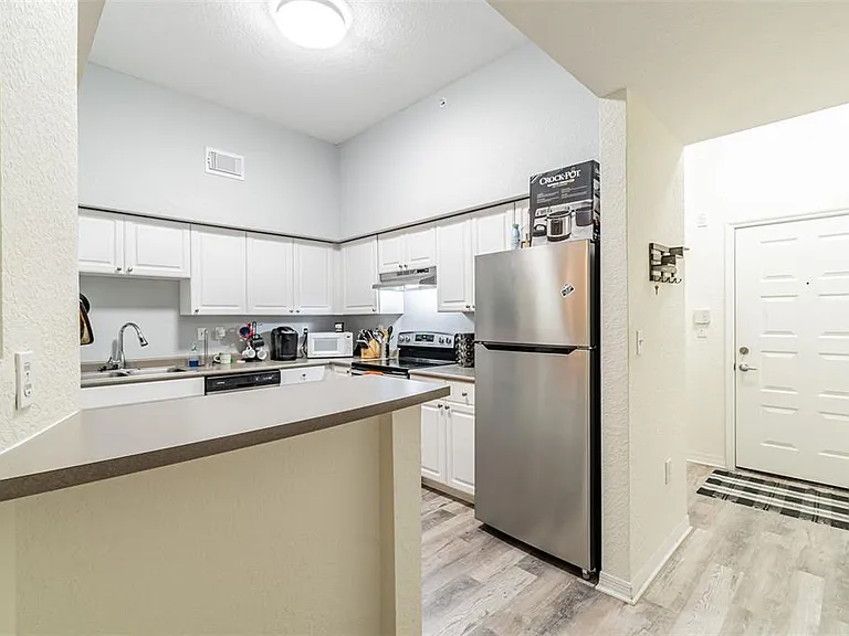 402 S Armenia Ave #116 — Photo 4