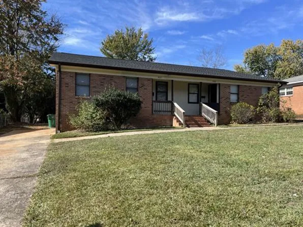 3631 Driftwood Dr, Charlotte, NC 28205