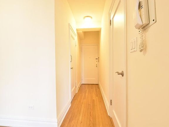 3rd image of 225 W 106th St APT 10L