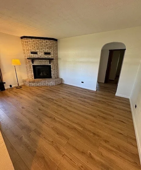 371 Urbanna Dr — Photo 3
