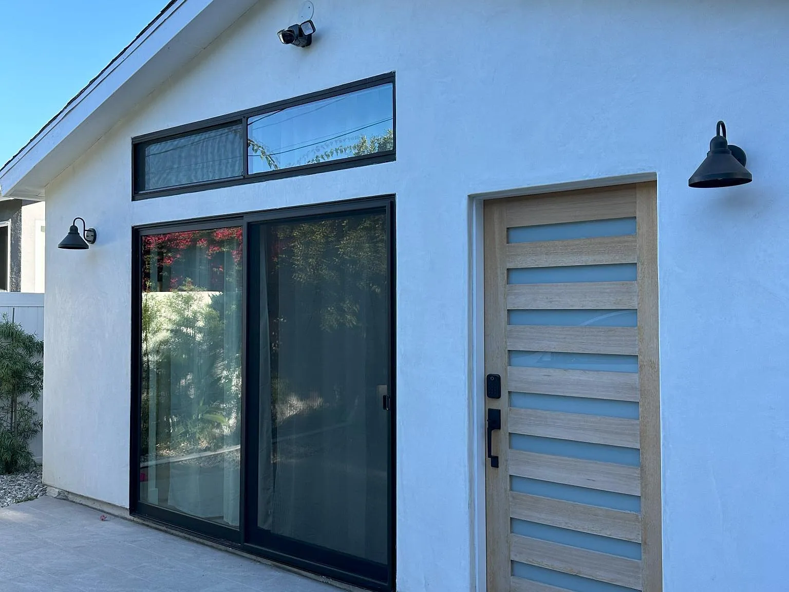 2463 S Walgrove Ave — Photo 1