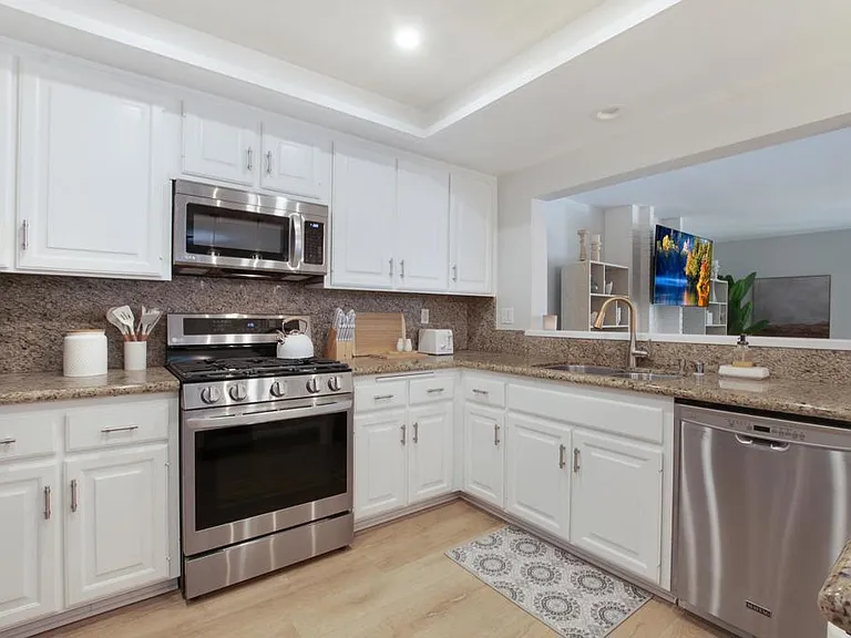 5 Montego Ct — Photo 11
