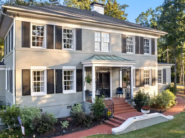 131 Woodbine Cir, Newnan, GA 30263