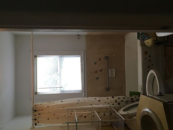 2nd image of 1318 Lacy St
