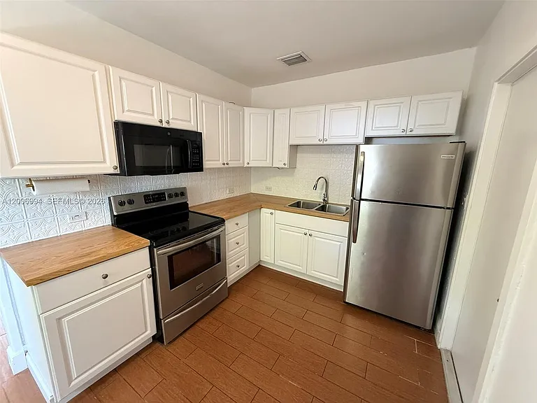 294 NE 57th St #2 — Photo 23