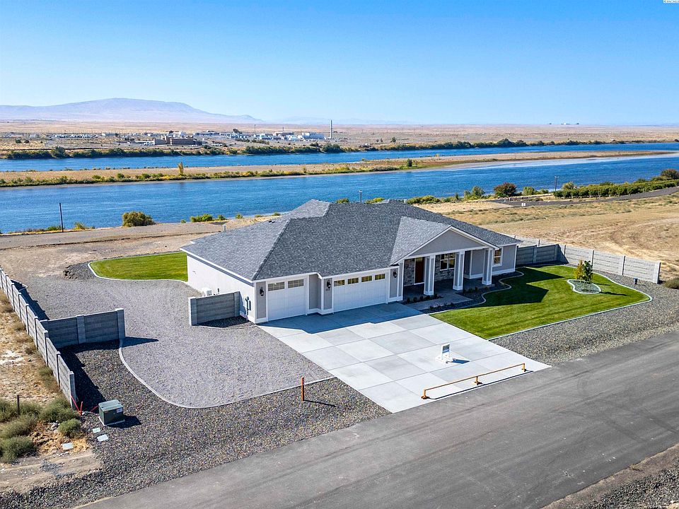 1st image of 359 Panoramic Dr