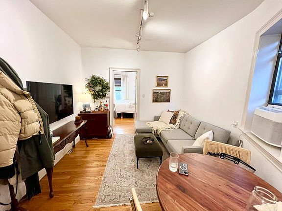 4th image of 217 W 16th St APT 4D