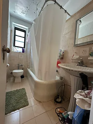 Rented by Green Home NY Realty LLC | media 14